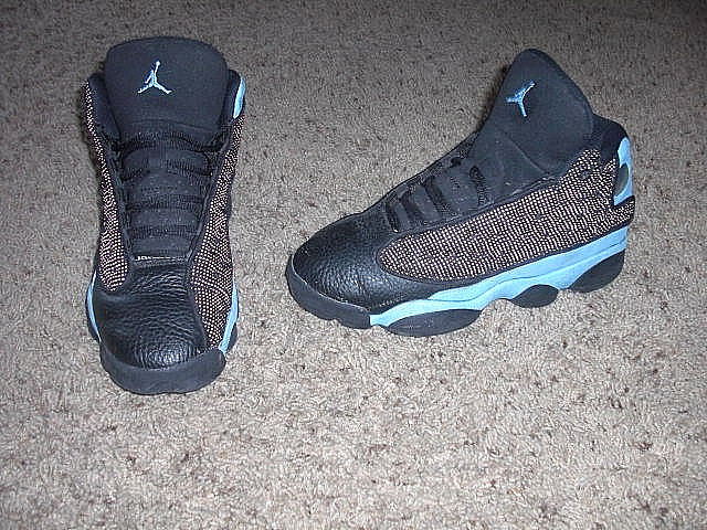 Nike Air Jordan 13 Retro Black/University Blue GS (884129-041) Size 6Y sneakers