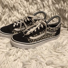 Girls Vans Classic Juniors Leopard Print Lace Up Sneaker Gray/White Shoe size 6