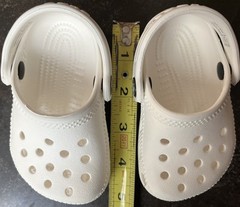 Crocs Unisex Infant Toddlers Classic Clogs White Size 2 – 3 NEW Without Tags P3