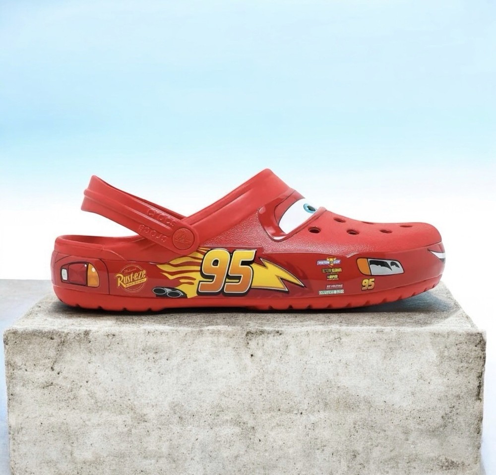 Crocs lightning mcqueen Junior 2 Limited Edition Disney Pixar Classic Clog Light