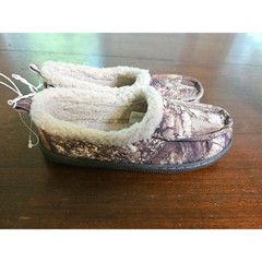 Magellan Outdoors Slippers Kids Size 2 Camo Faux Fur Lined Moccasins