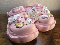 HELLO KITTY Sanrio Characters Pink Clogs Shoes Size 3.5-4.5 NEW