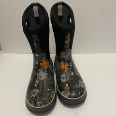 Bogs Youth 5 Waterproof Winter Snow Boots Classic High Insulated Moon Design