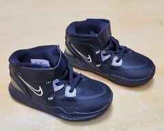 NIKE KYRIE INFINITY TD BLACK METALLIC SILVER SIZE 6C CHILD/TODDLER [DD0333-005]