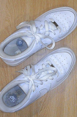 (GS) – Nike Air Force 1 LE Low Triple White- SIZE 7 MENS – SIZE 8.5 IN WMNS