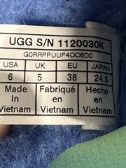 UGG Fluff Yeah Slide Gradient. Big Kids size 6 M. Color Blue.