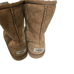 UGG Australia Classic Short Kids Boots Sz 4 Chestnut