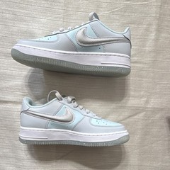 Nike Air Force 1 (GS) Light Blue/White/Silver Leather Low Top 4.5Y HQ3249-043