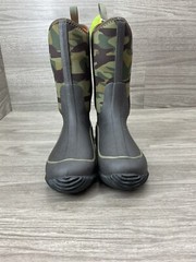 Muck Kid’s Hale Boot – Black/Linear Camo Sz 4