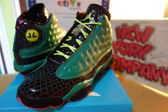 Air Jordan 13 Retro DB BG „Doernbecher“ Emd Gn/Vlt Ic-Bk-D Pk 836788 305 sz 3.5Y