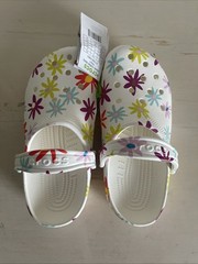 Crocs Classic Crafted Daisy Clog K 211580-0wv Size J5 Chalk Brand New!