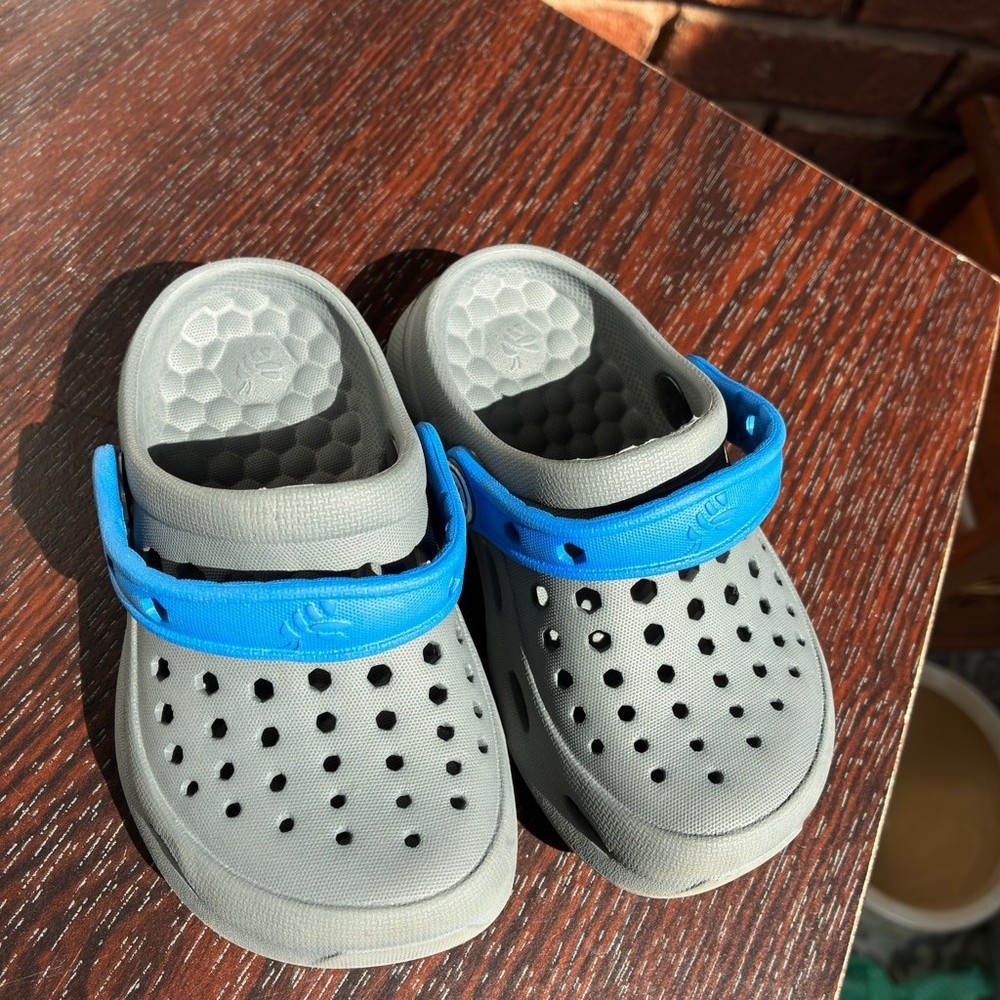 Joybees – Kid’s Active Clog – Charcoal / Sport Blue-Size 6/7 Croc style