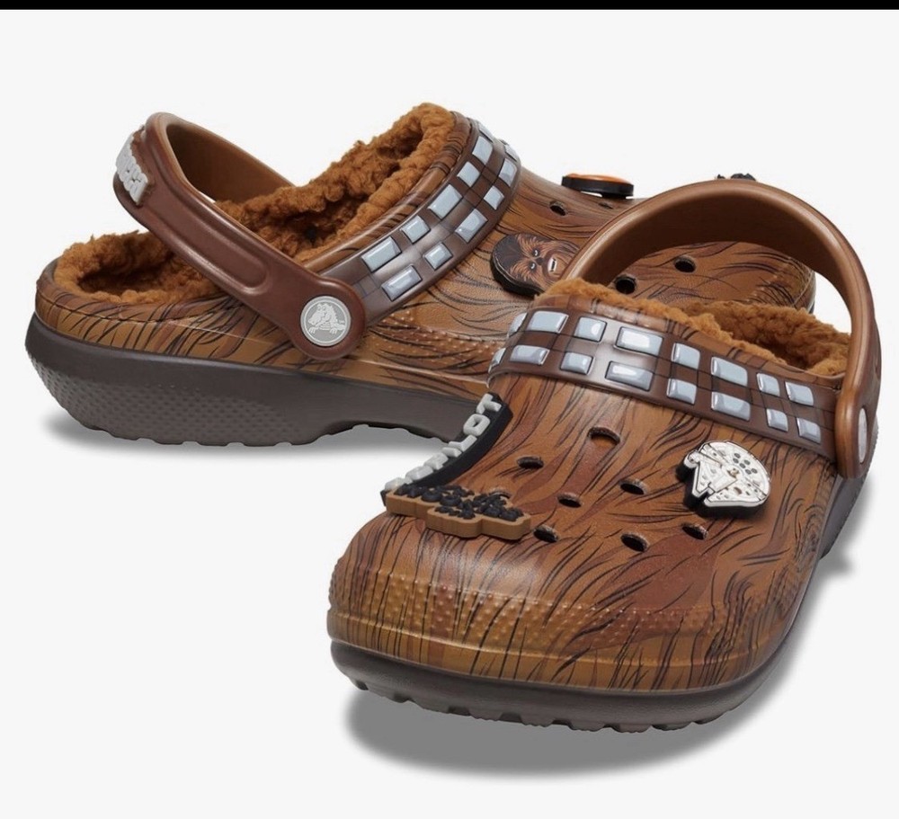 Stars x Crocs Classic Lined Clog Chewbacca – Kids Size J 4