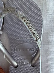 Havaianas Flip Flops Grey Silver Glitter Girls Size 9C NWT