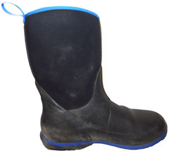 MUCK WP tall boots, neoprene uppers, retail for $90, youth sz. 7M