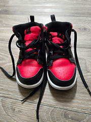 Nike Air Jordan 1 Unisex Kids Mid Top Lace-Up Sneakers Size 9 Red/Black/White