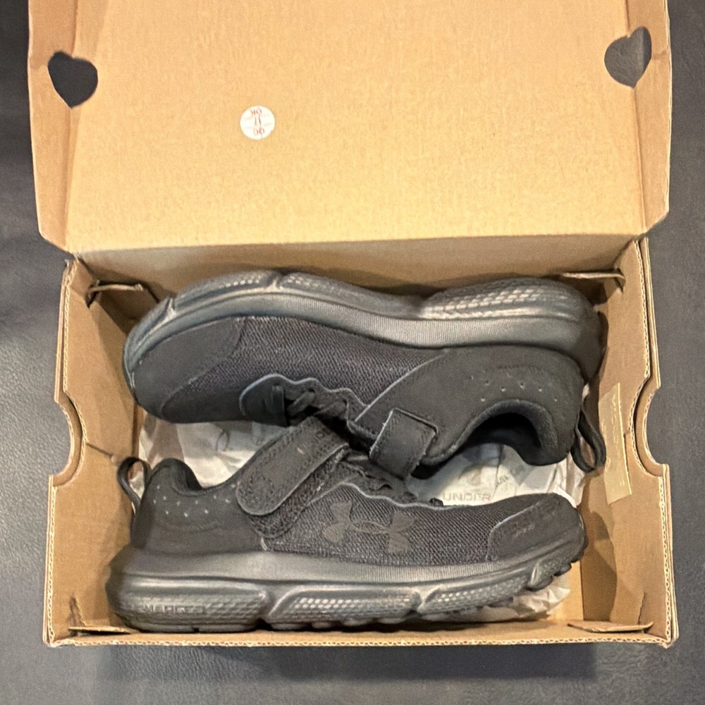 Under Armour UA BPS Assert 10 AC Kids Low Top Sneakers Black Hook & Loop 1Y