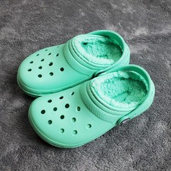 Crocs Classic Faux Fur Lined Clogs Kids 11 Green Slip On Shoes 203506