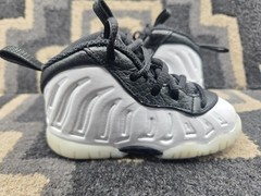 NIKE LITTLE POSITE PENNY ONE WHITE METALLIC SILVER BLACK SHOES SIZE 5C