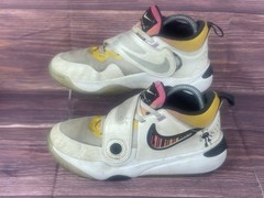 Nike Team Hustle D11 Low Doodles Size 3Y – FJ7689-101