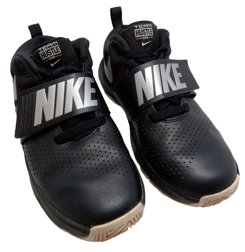 Nike Team Hustle D8 Unisex Size 5.5Y Black Athletic Shoes Sneakers 881941-001