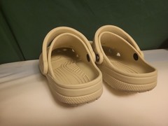 🔥CREAM Crocs Size J 4