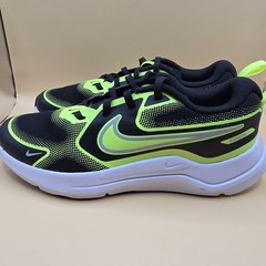 New- Nike Cosmic Runner (GS) 4Y Youth Women’s 5.5 Black/ Bolt HM4402-005
