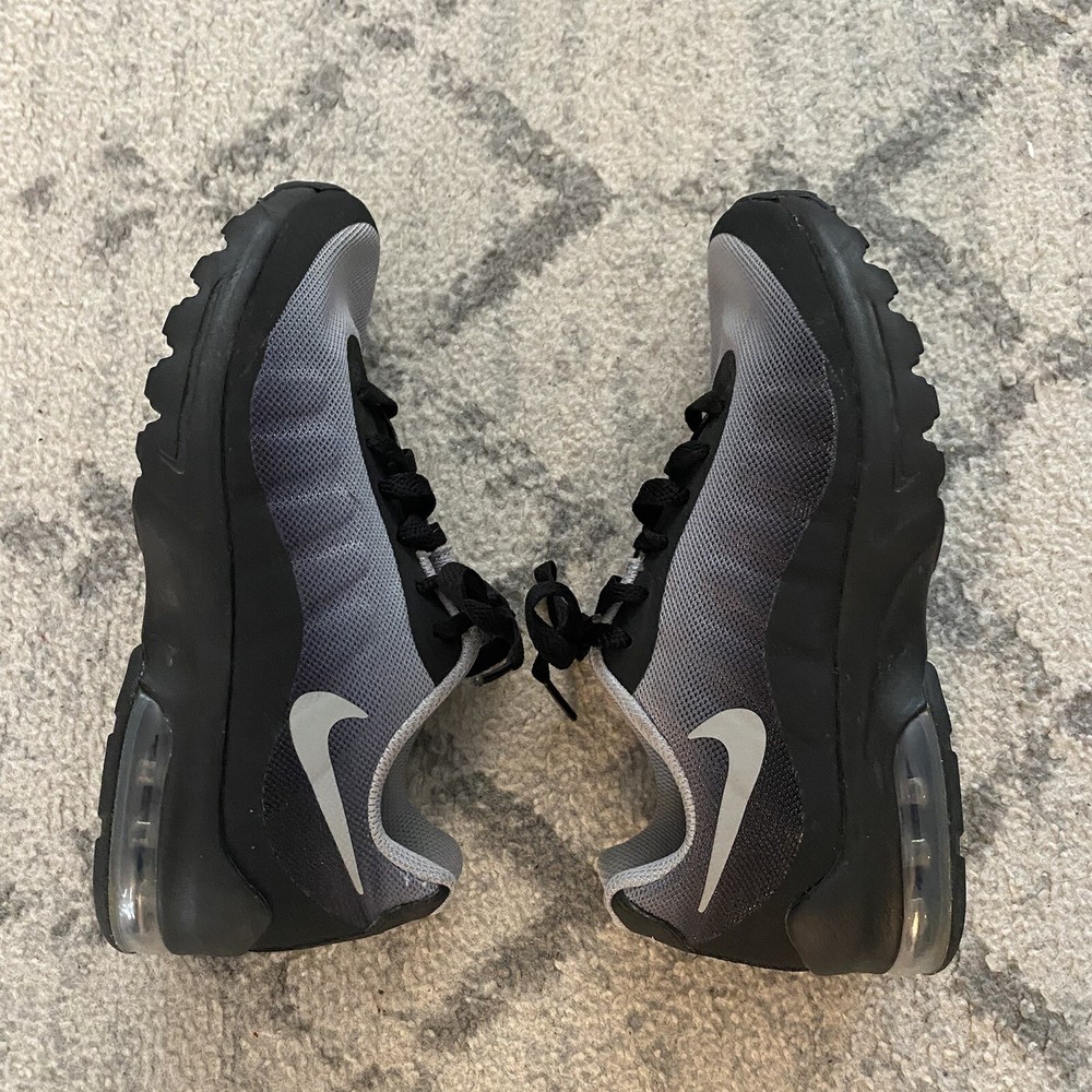 Nike Air Max Invigor Black/Grey CZ4193-001 Athletic Shoes Sz 4 Youth