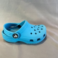 Crocs Classic Clogs Kid 7 Blue Perforated Iconic Comfort Round Toe Slip On Shoes