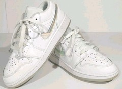 Nike Air Jordan 1 Low SE GS Glitter Swoosh FQ9112-100 Size 4Y Kids / Women 5.5