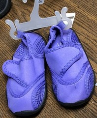 Childrens Size Small 5/6 Purple Unisex Slip On Water Shoes New W/Tags