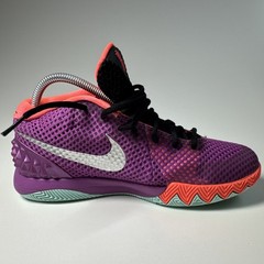 Nike Kyrie Irving 1 Easter 2015 Basketball Sneakers Sz 5.5 Y Mid Top 717219-508