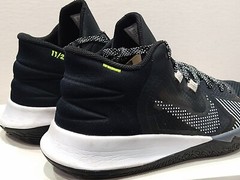 Nike Kyrie Flytrap V (GS) – DD0340 002 – Black / Cool Grey – 7Y / Womens: 8.5