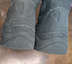 Columbia Youth Bugaboot Plus IV Omni-Heat Waterproof Winter Boots Size 4 Black