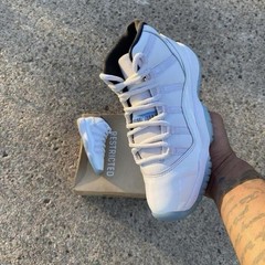 Air Jordan 11 ‘ Legend Blue ‘