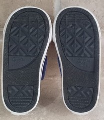 Converse All Star 747622F Infants Size 7 Bullfrog Eating Fly