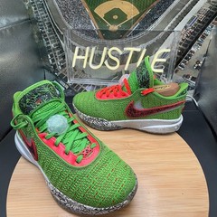 Nike Lebron XX 20 ‚Stocking Stuffer‘ Green Sneakers (GS) Size 6.5Y