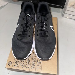 Nike Star Runner 3 Low Black Dark Smoke Grey – Size 6Y (Boys)