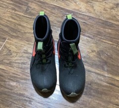 Nike Binzie Boots GS Black Bright Crimson Speckled Youth Size 4