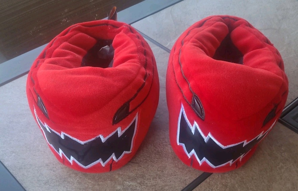 Vintage 2005 Power Ranger Slippers Booties Kids. Red. Size 13-1 (Large)
