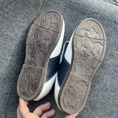EUC Stride Rite Classic Leather Saddle Shoes Navy and White Kids Size 12
