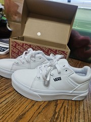 VANS Seldan Platform Unisex Kids White Canvas Lace-Up Sneakers US 2 New Box