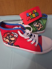 Super Mario Bros High Top Sneakers Kids Size 1 NEW With Tag Luigi Nintendo Yoshi