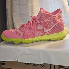 Nike Sponge Bob/Patrick Star Kyrie 5. (M)7y (W)8.5 Uk6.5 Eur 40 Pink, CJ7227-600