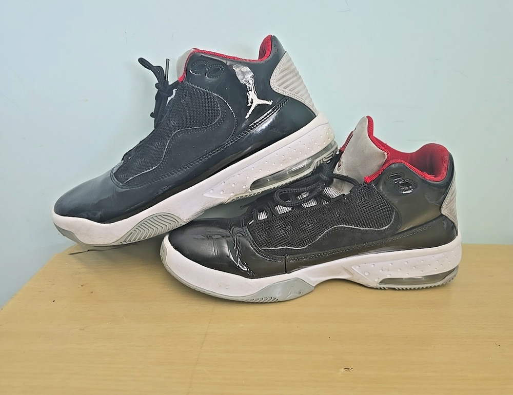 Jordan Max Aura 2 GS Black Gym Red White Wolf Grey Sneakers 8.5Y CK6636-006