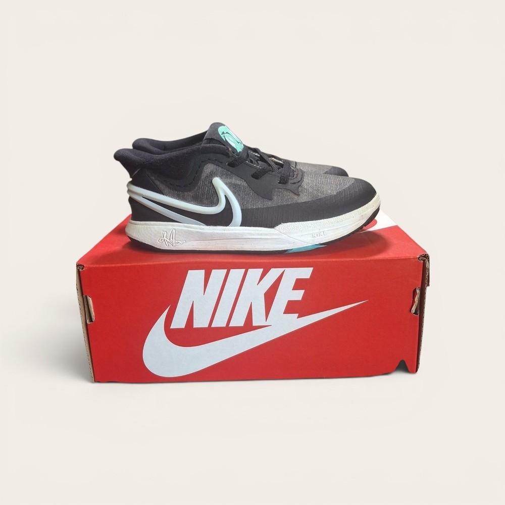 Nike Kyrie 8 (PS) SIZE 10C
