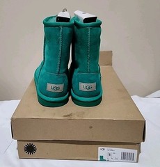 Kids UGG CLASSIC II BOOT 1017703K-EDGR Size 5 Green New
