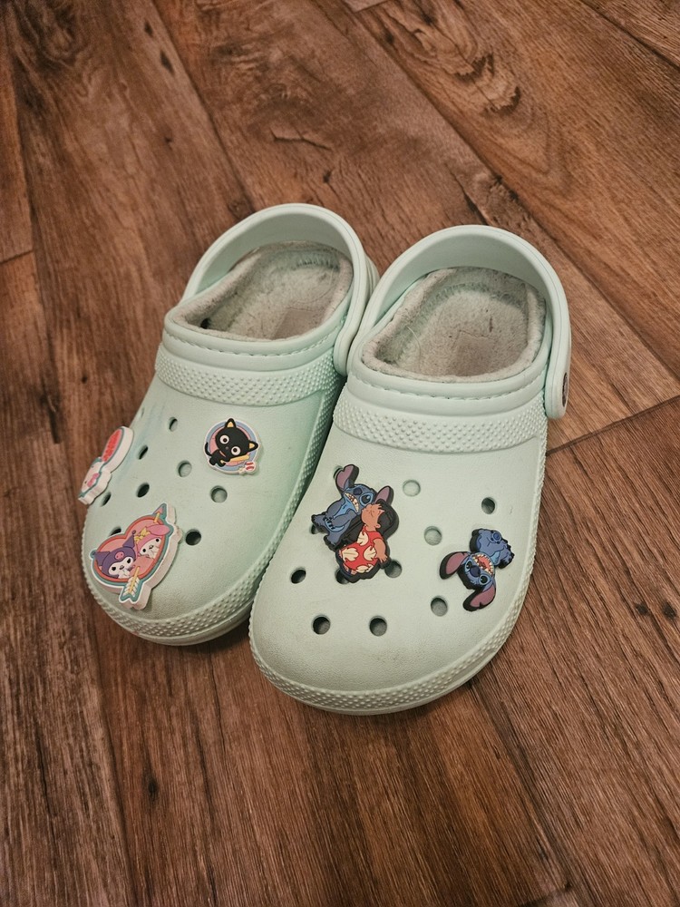Crocs Classic Green Clog M4 W6, With Charms Kids Play
