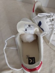VEJA KIDS V-10 TRAINERS Size 5 White Leather