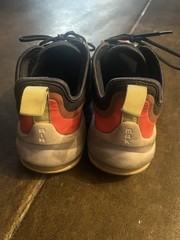 Nike Air Max Axis ‘Deep Ocean Crimson’ Kids Athletic Shoes Size 5